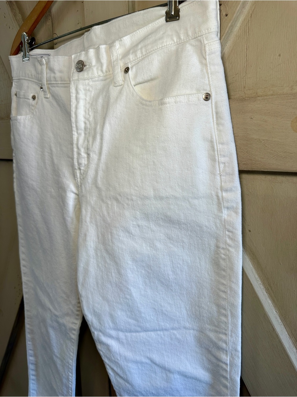 GAP Girlfriend Mid Rise White Jeans Size 29 Regular Cropped Slim Denim - Picture 3 of 7